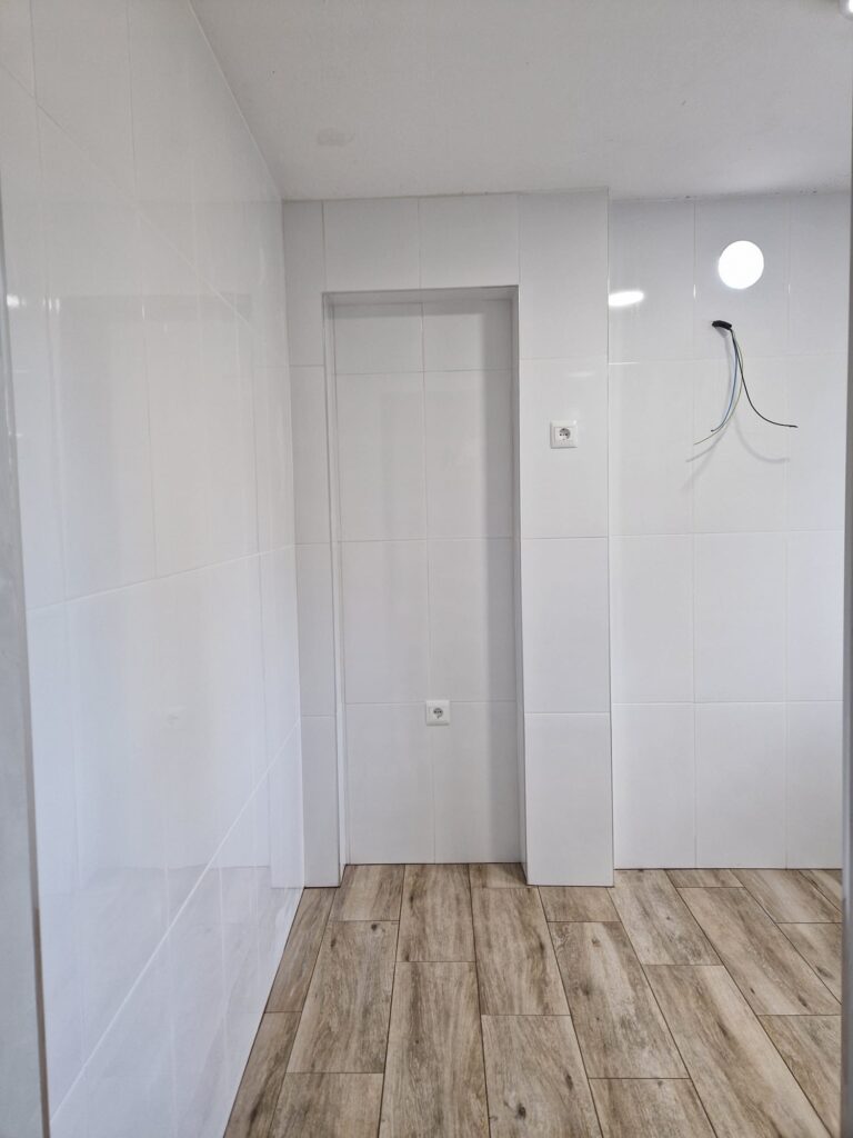 Servicio profesional accesible para reformar una cocina antigua en Vélez-Málaga
