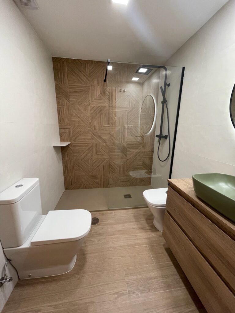 Reformas parciales de baño y cocina en Vélez-Málaga