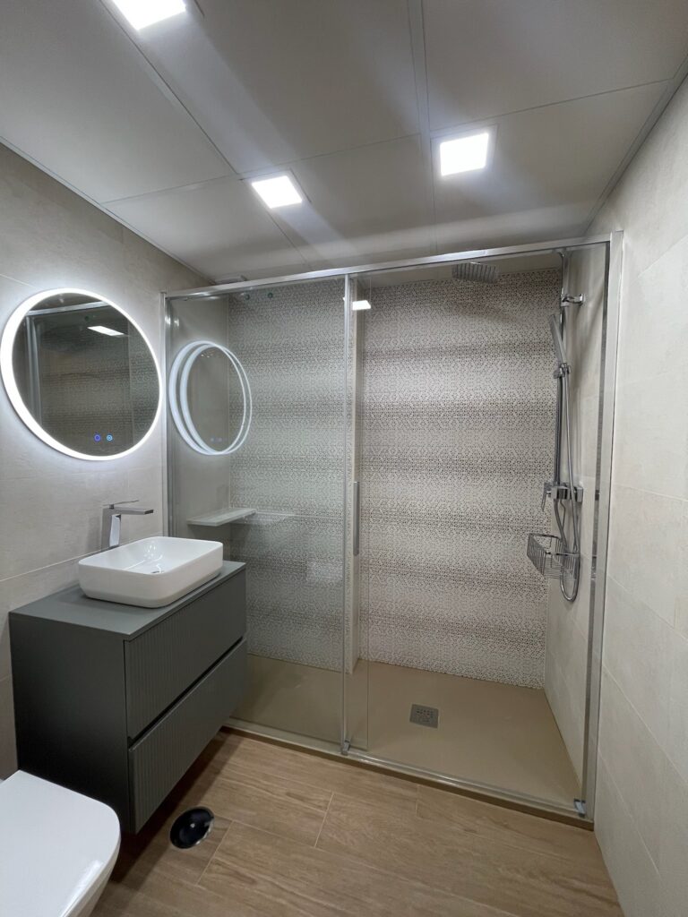 Reformas parciales de baño y cocina en Vélez-Málaga